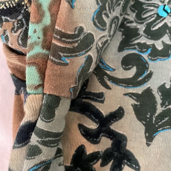 NEW Womens 3/4 sleeve v neck top. Size M Le Mieux Studio brand. Multi colour - Picture 11 of 11